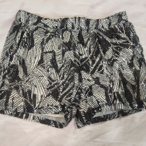 Cable & Gauge Sequin Cream And Black Shorrs Size Medium